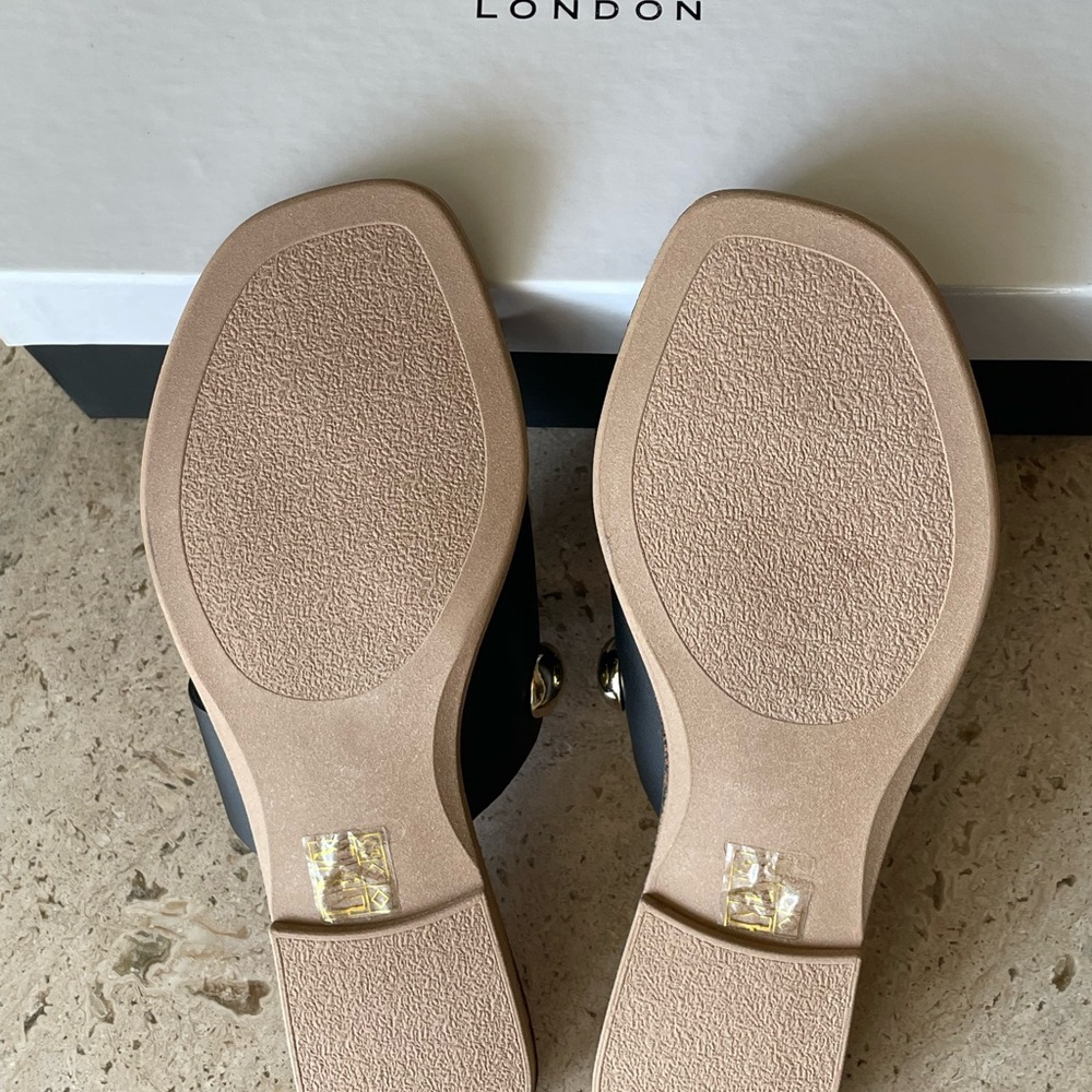 KURT GEIGER Black Leather Gold Ball Studded Toe Ring Sandals - EU 38 / 7.5-8 NIB - Picture 12 of 14